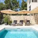 Villa Vartal *