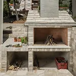 Villa Vartal *