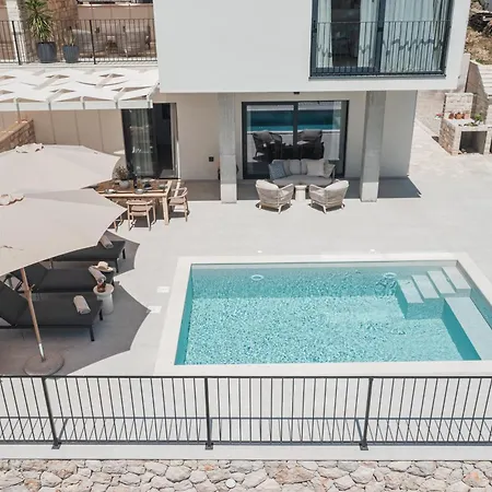 Villa Vartal *